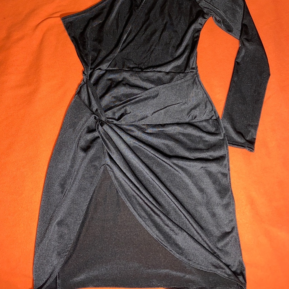 Black Mini One-Shoulder Bodycon Dress